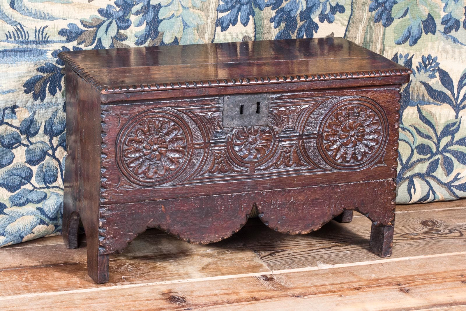 Elizabeth I child’s chest