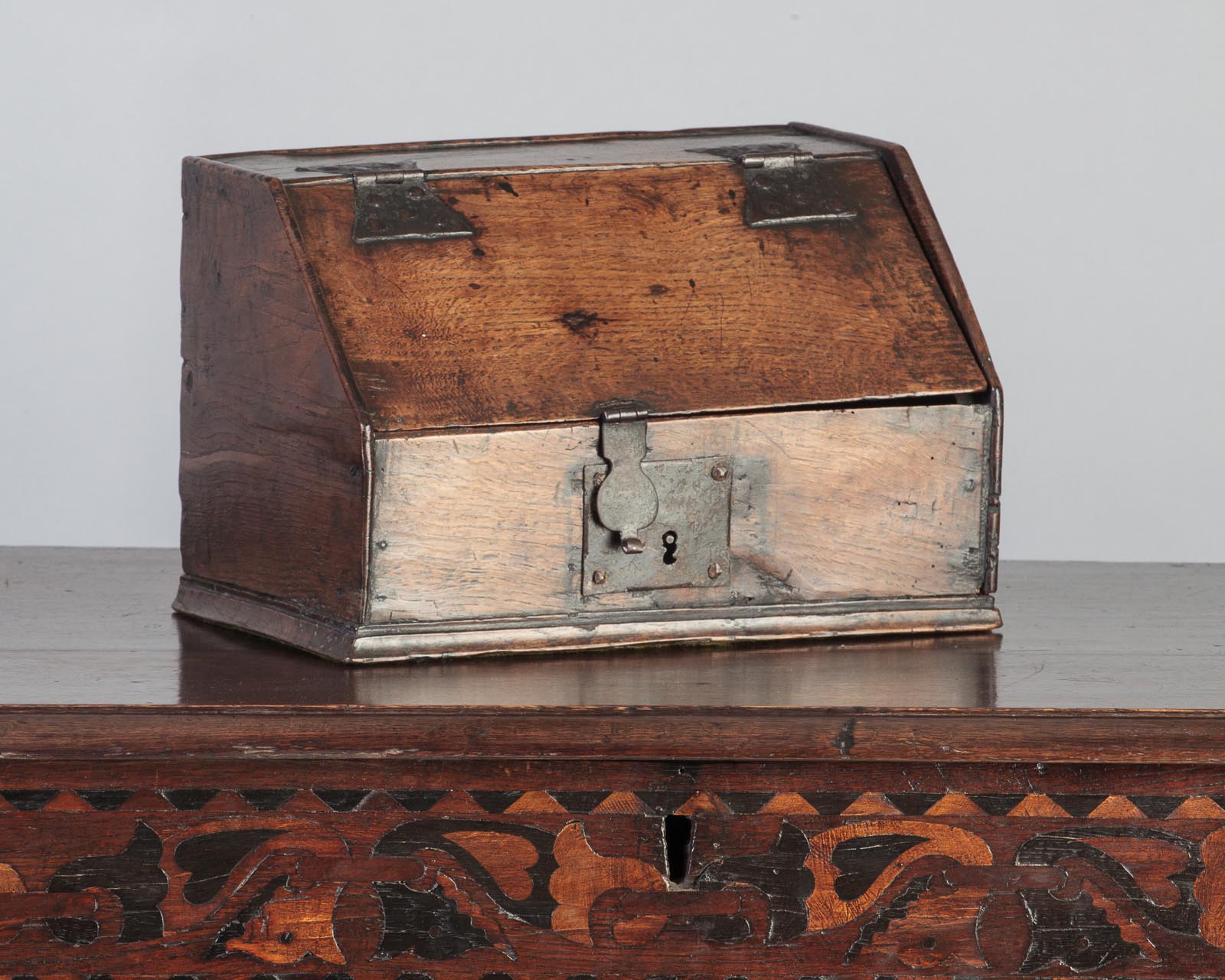 17th century sloped box