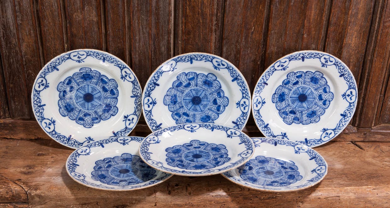 Set of six delft plates