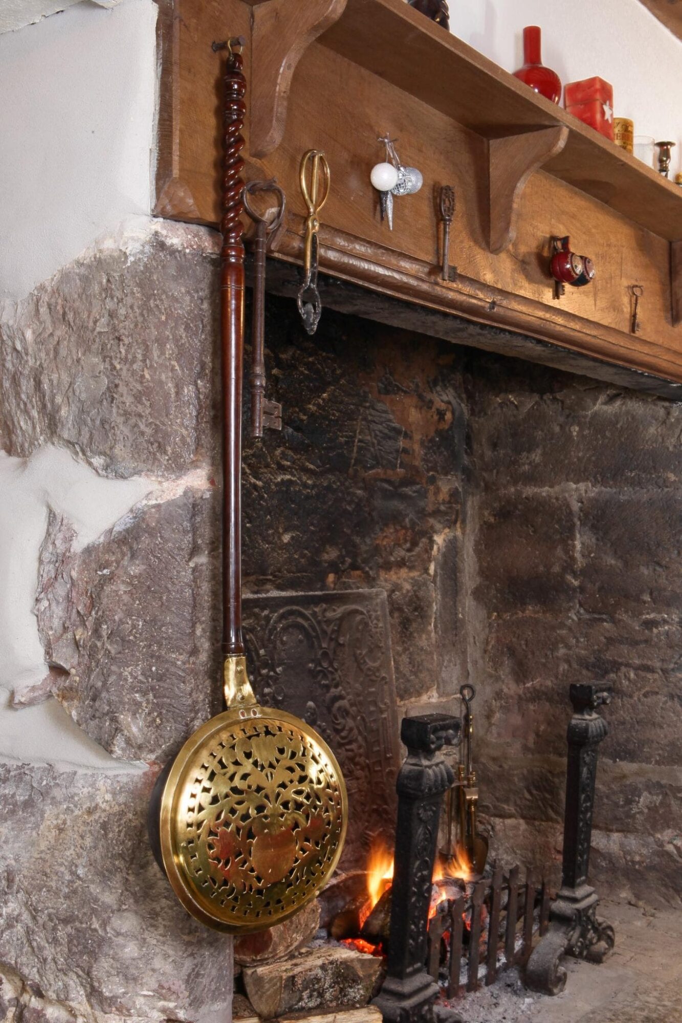 17th century Dutch bed warming pan