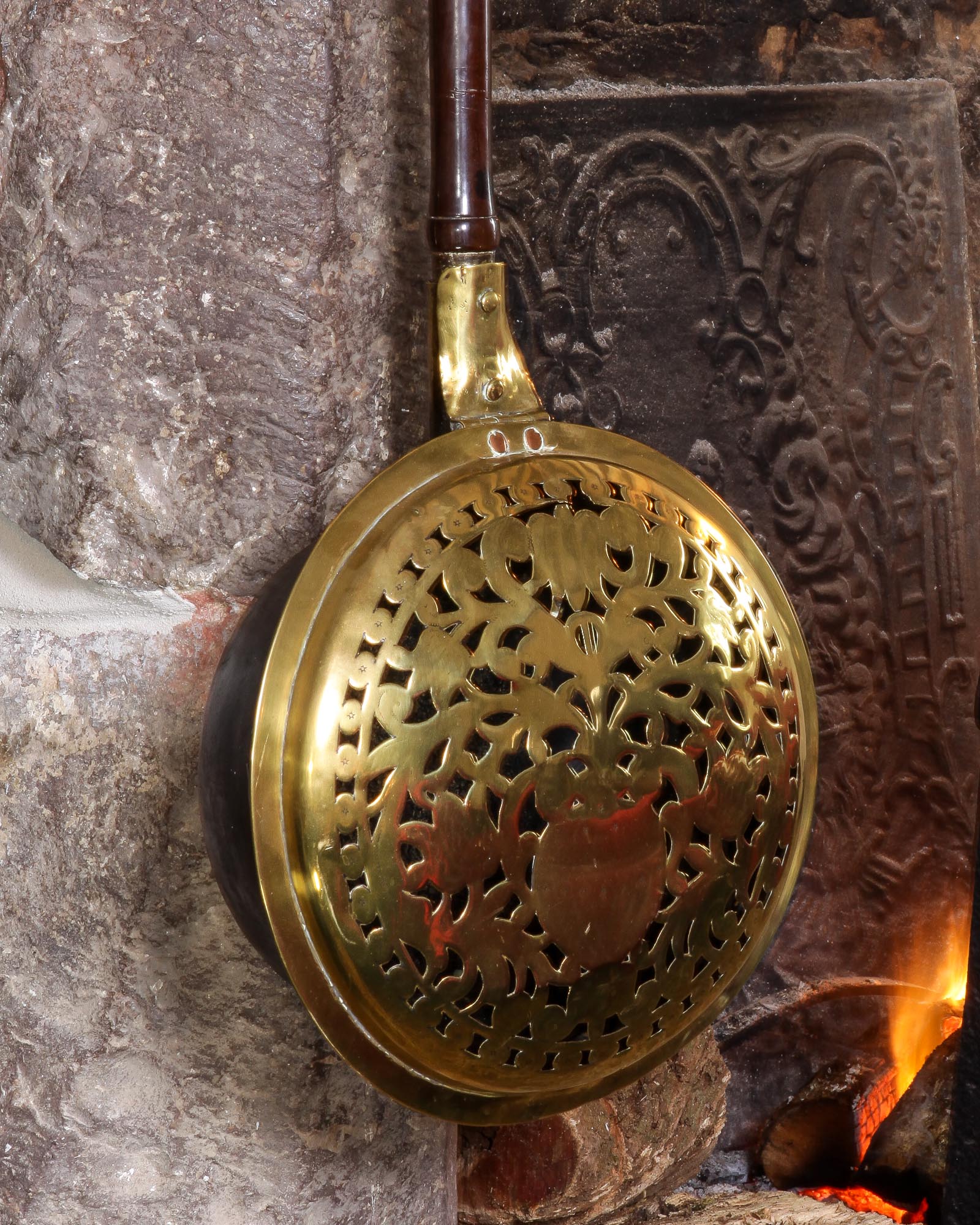 17th century Dutch bed warming pan