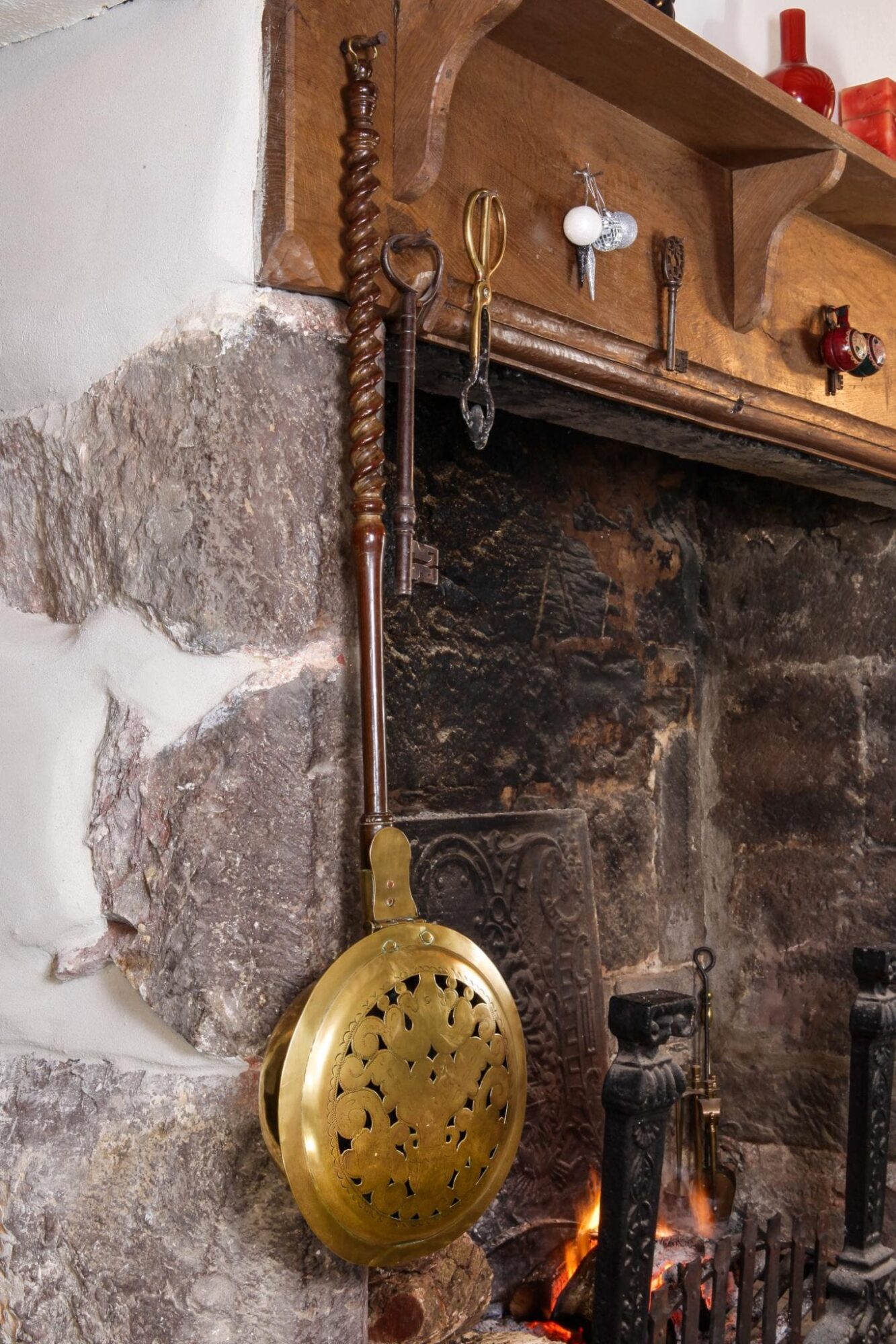 17th century Dutch bed warming pan