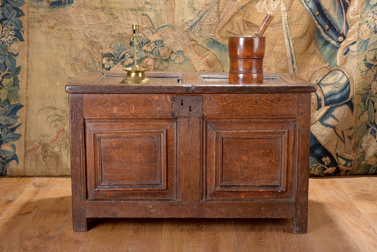 Elizabeth I oak chest
