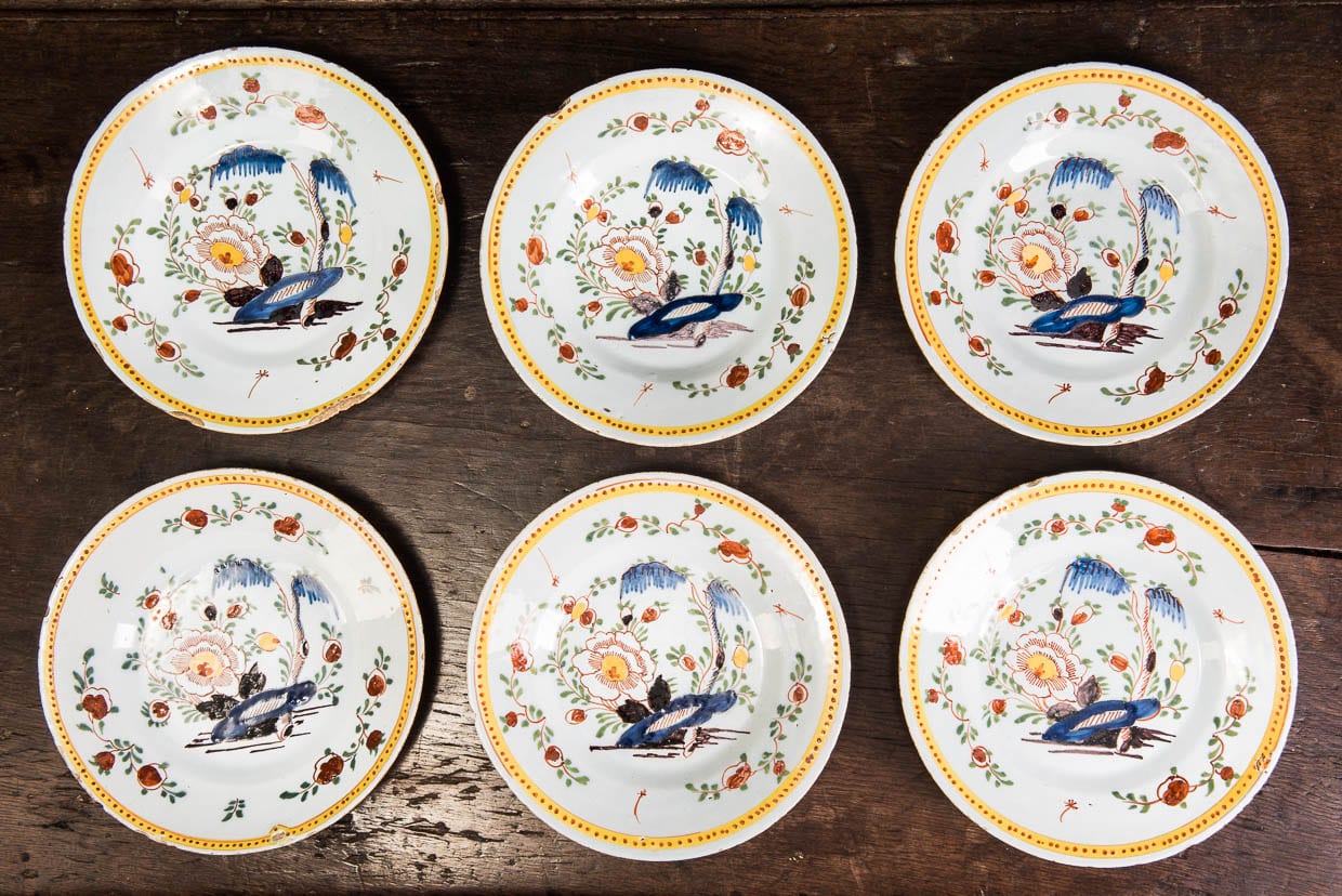 Set of six Delft plates