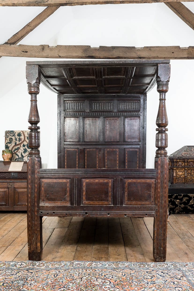 Elizabeth I oak tester bed