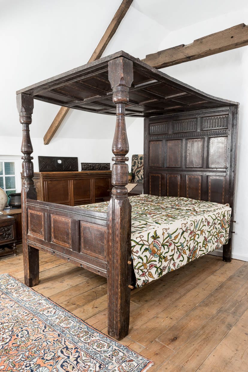 Elizabeth I oak tester bed