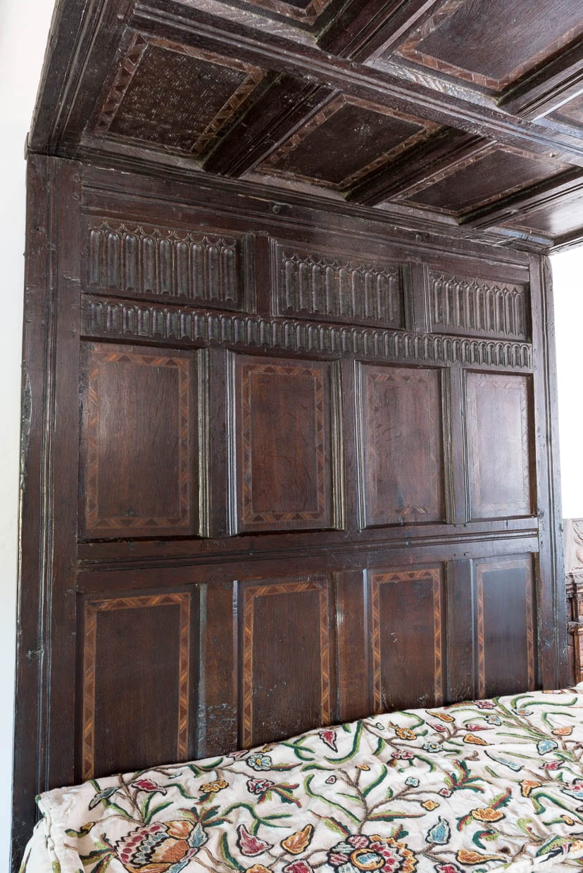 Elizabeth I oak tester bed