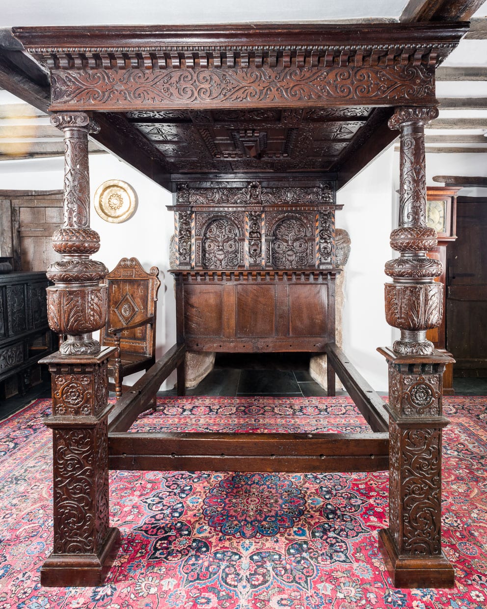 Elizabeth I oak tester bed