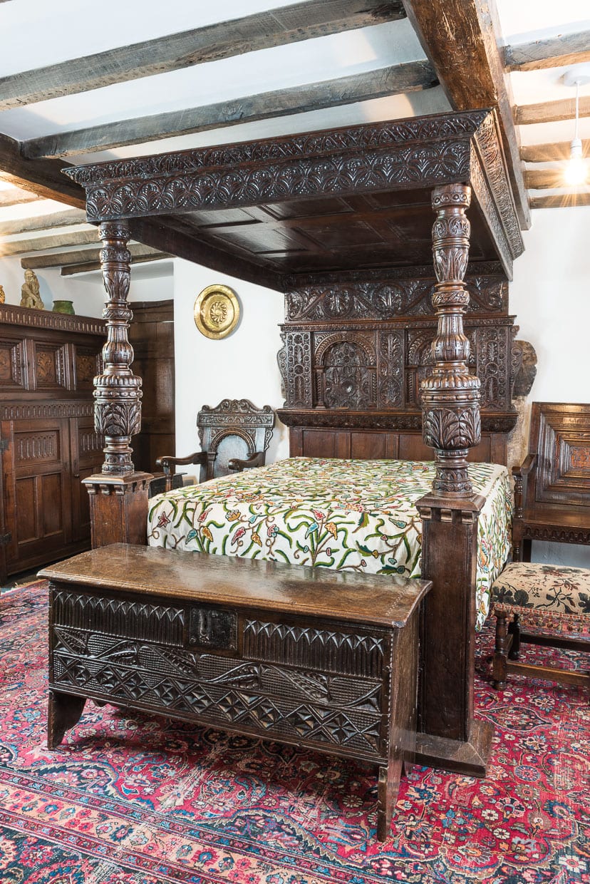 Elizabeth I oak tester bed