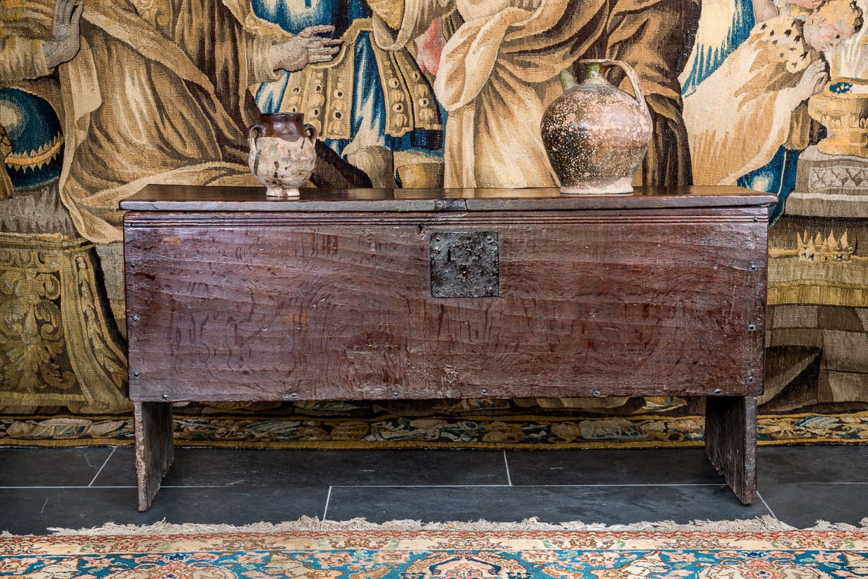 Elizabeth I boarded oak chest