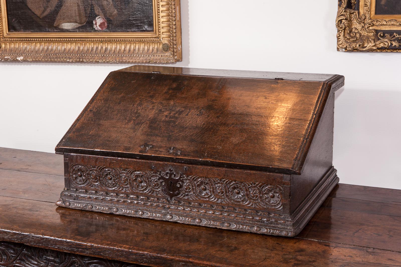 Elizabeth I carved writing slope