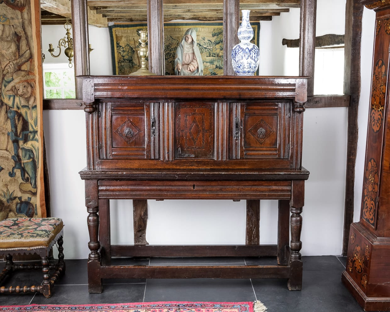 James I joined oak livery cupboard