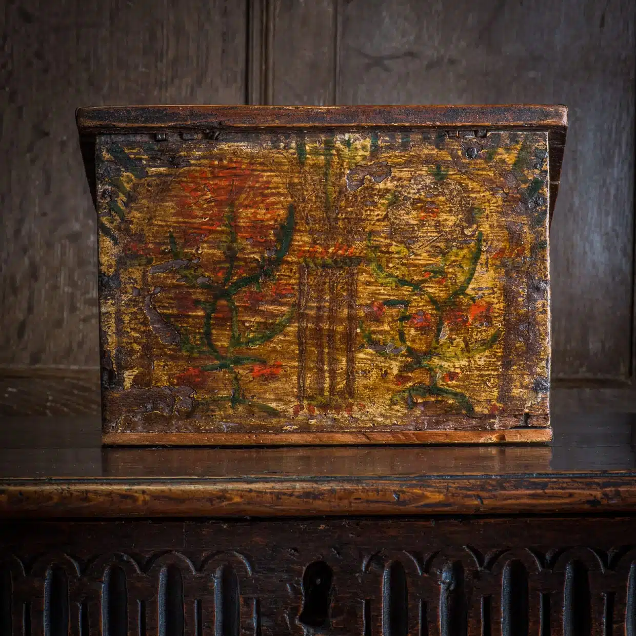 Elizabeth I oak painted slope