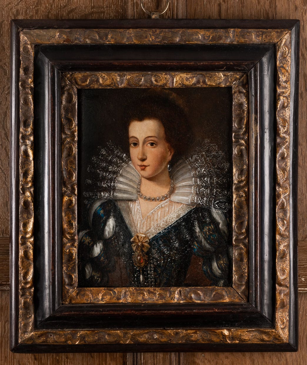 Early 17th century portrait of young lady