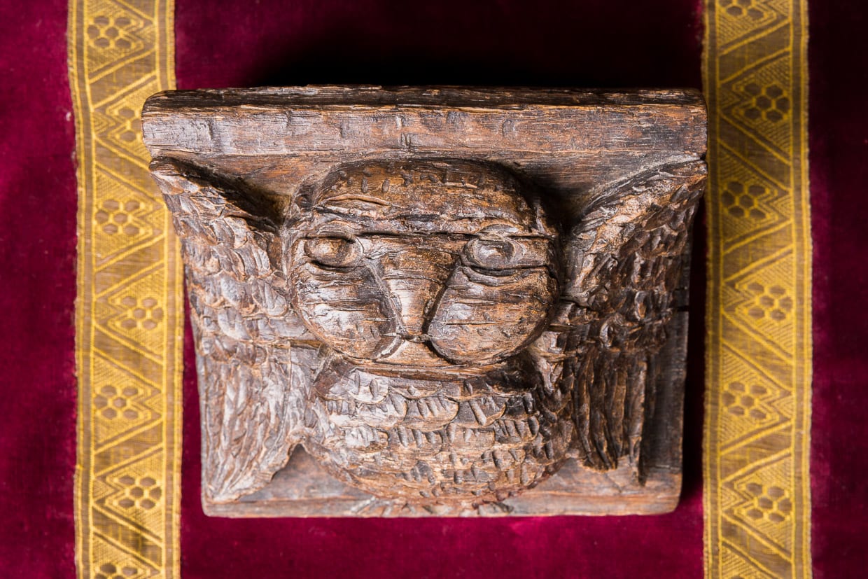 17th century carved Owl corbel