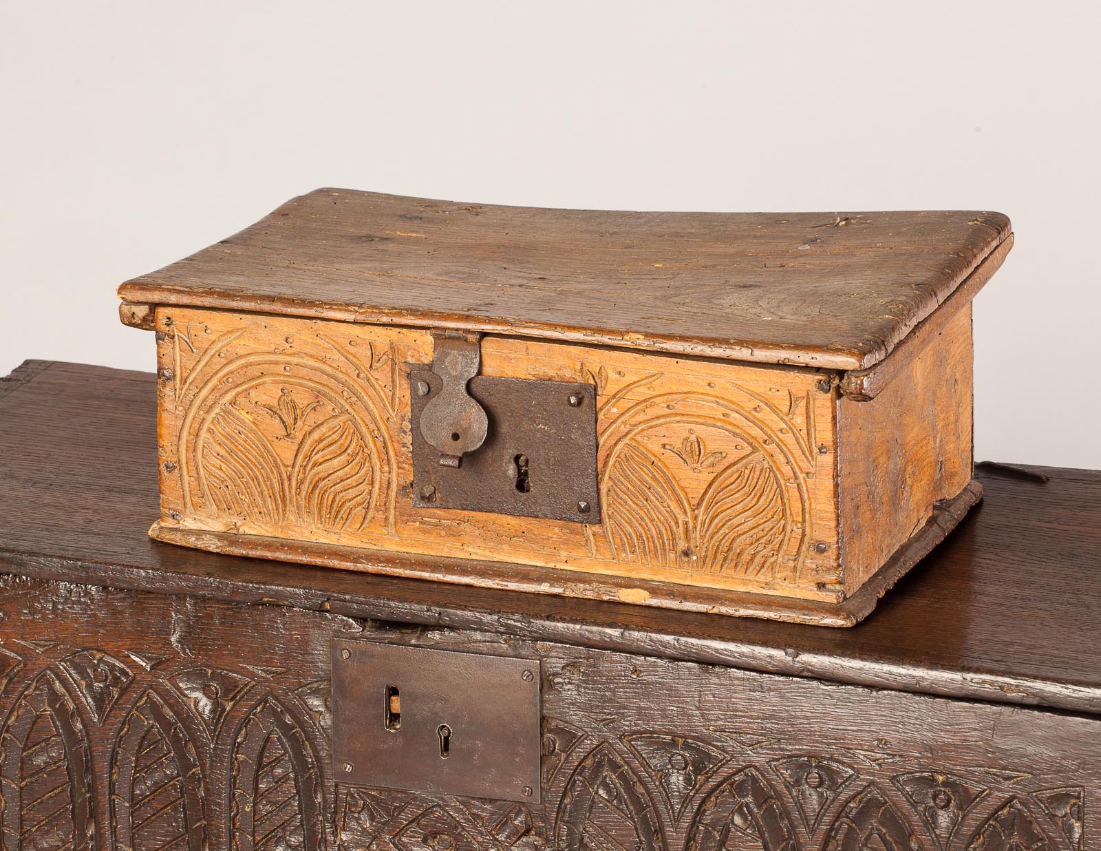 17th century Elm carved box