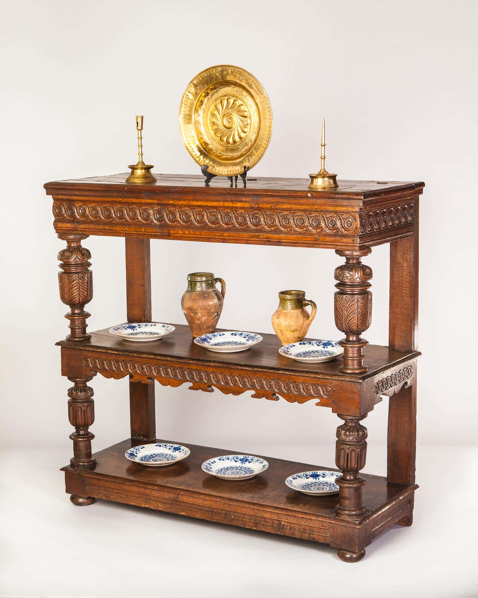 Elizabeth I three tier cup-board