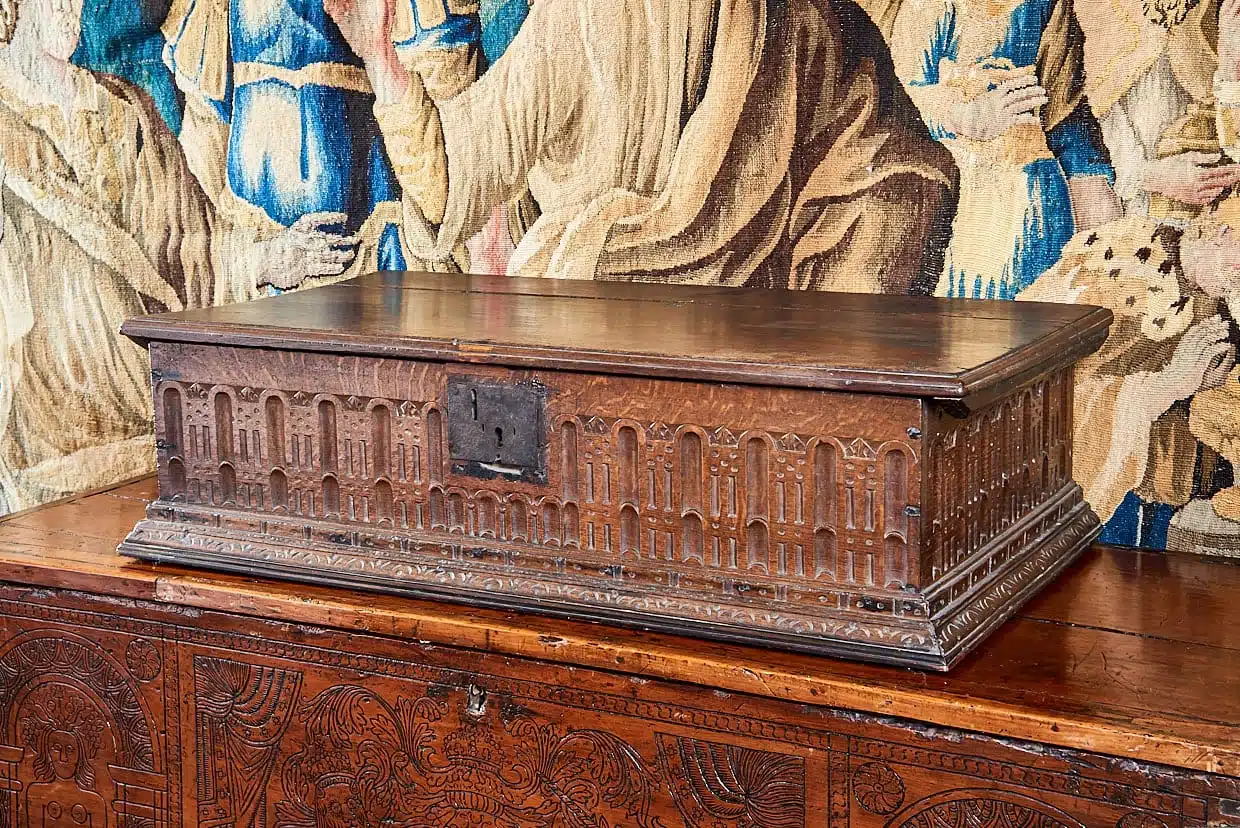 Elizabeth I Monumental Oak Carved Box