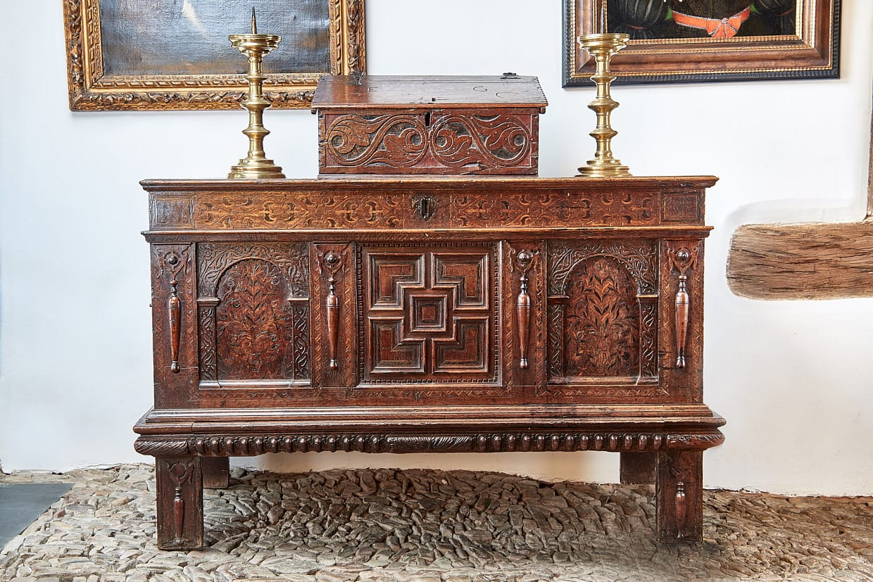 Elizabeth I inlaid oak chest