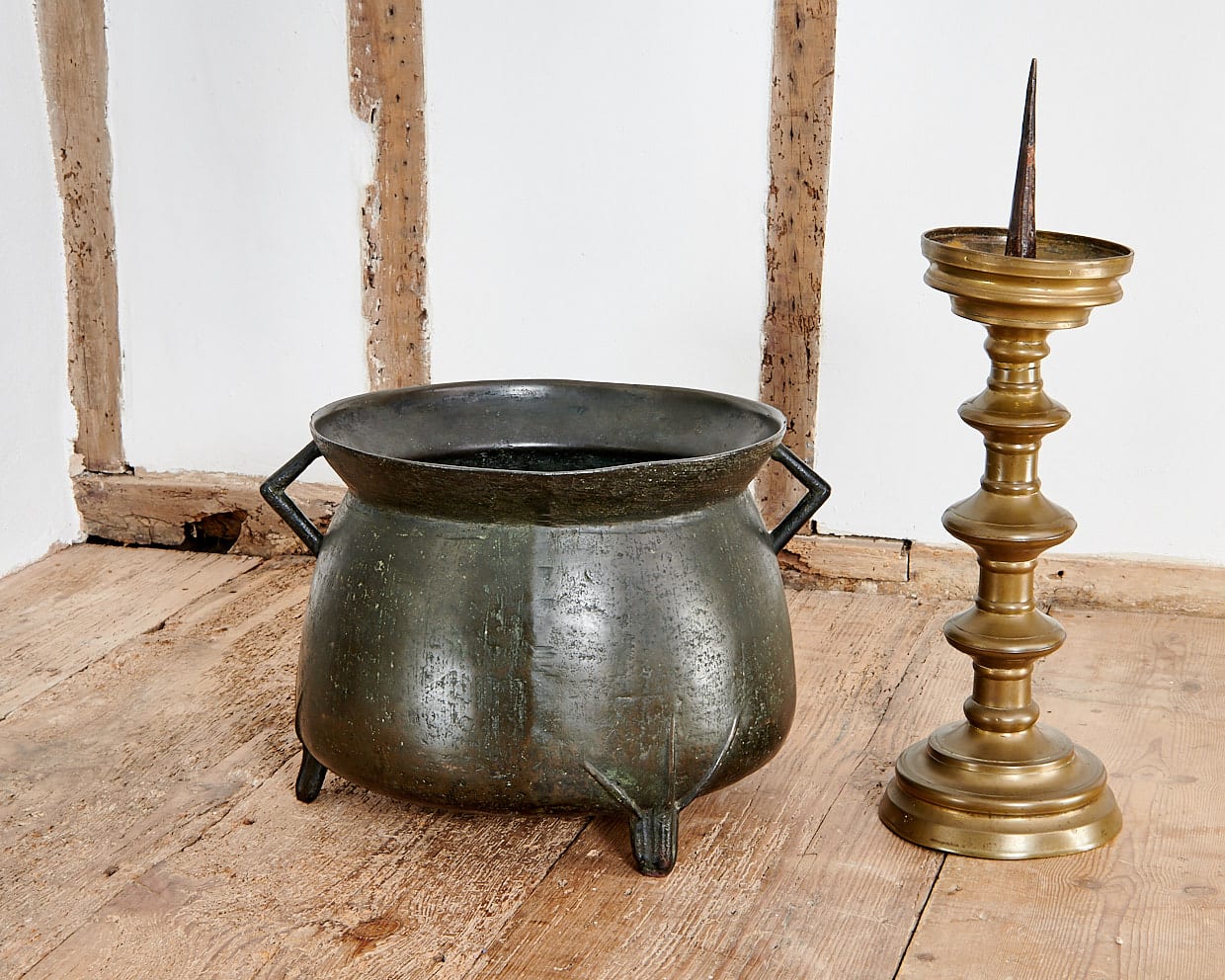 Large 17th century bronze cauldron