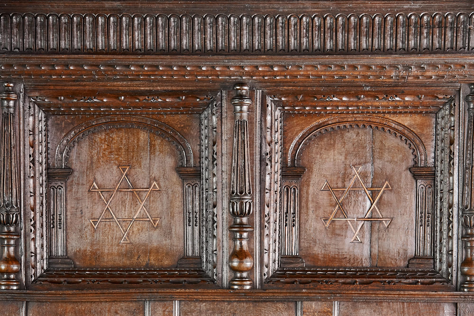 Elizabeth I oak tester bed