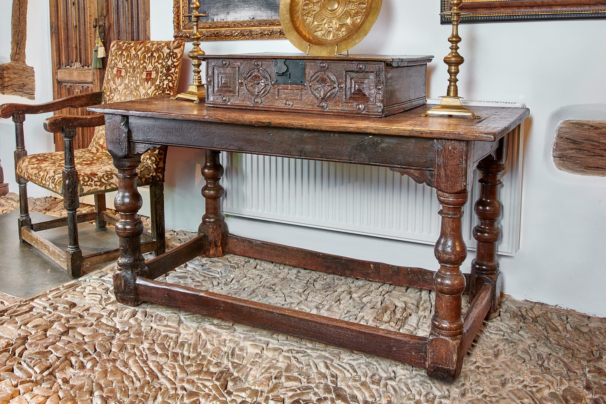 Elizabeth I oak centre table