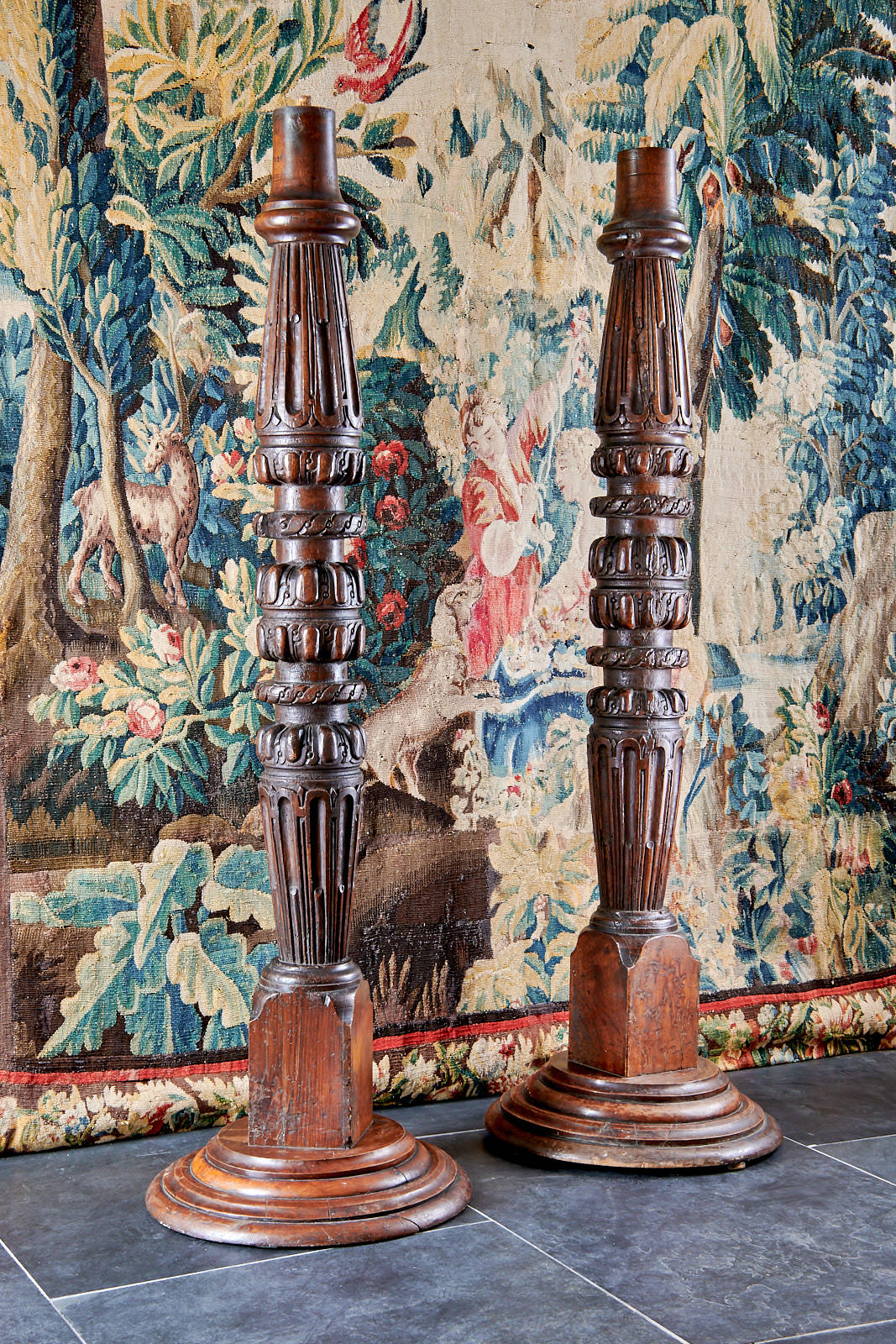 Elizabeth I oak carved bed posts